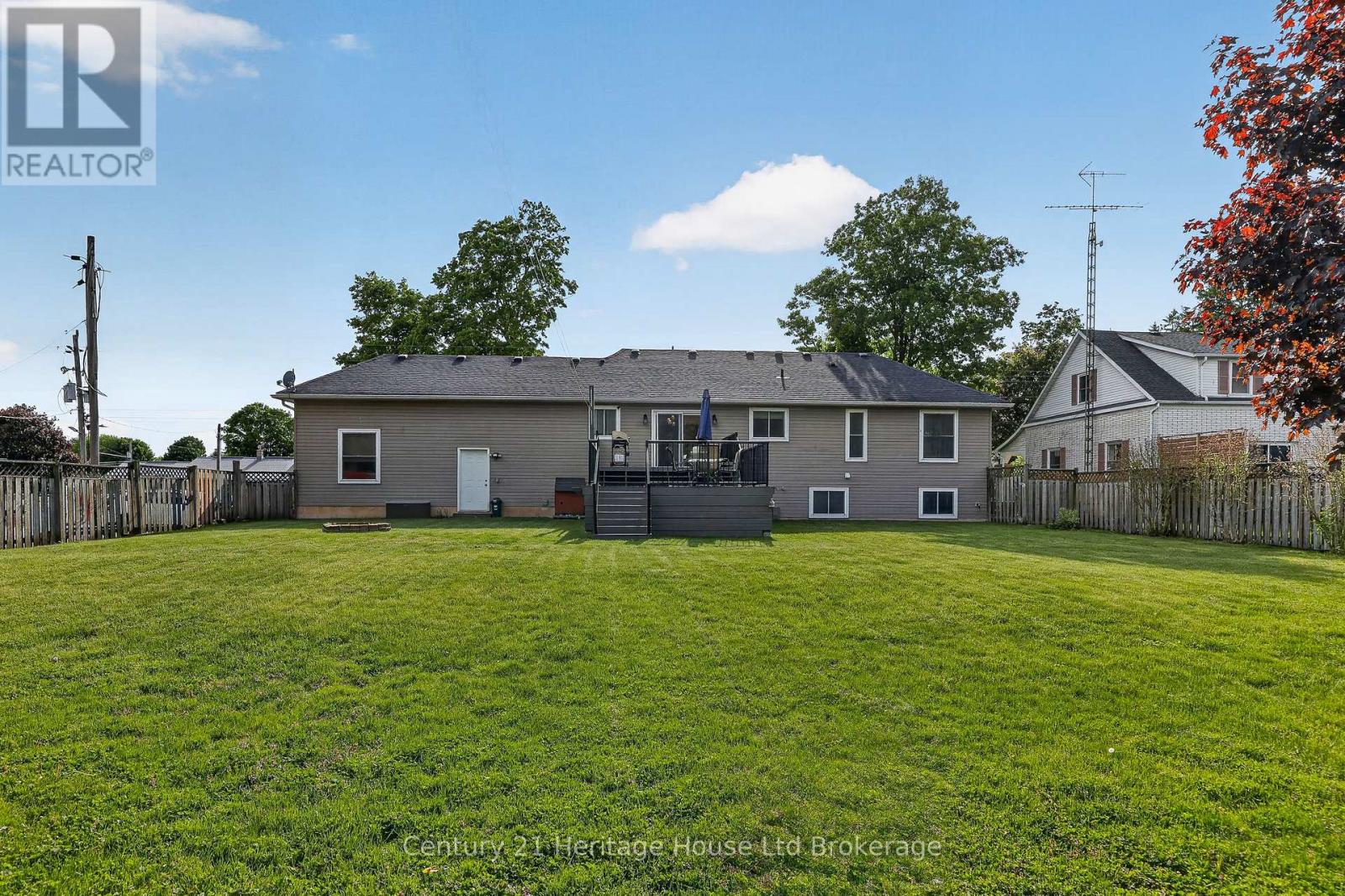 9 West Street N Property Photo 44