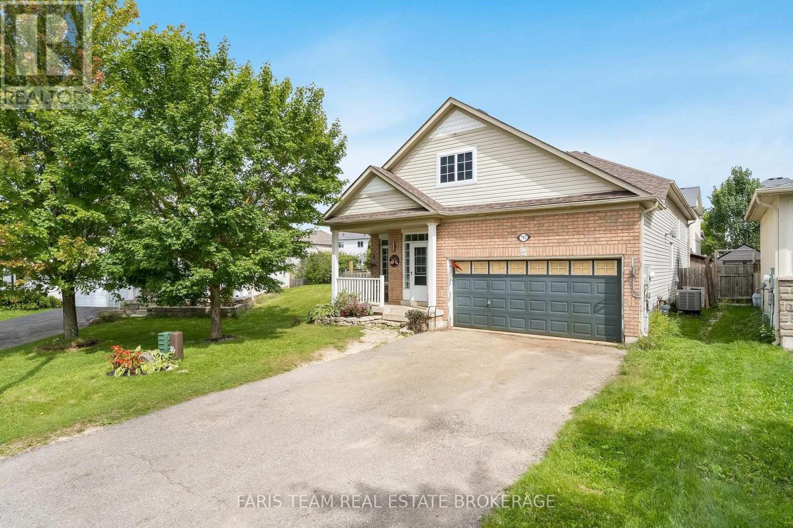 782 Greenwood Crescent Property Photo 3