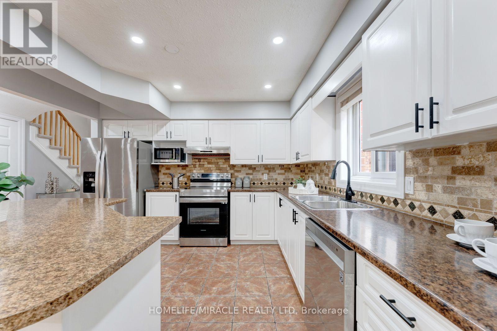 133 Steepleridge Street Property Photo 15