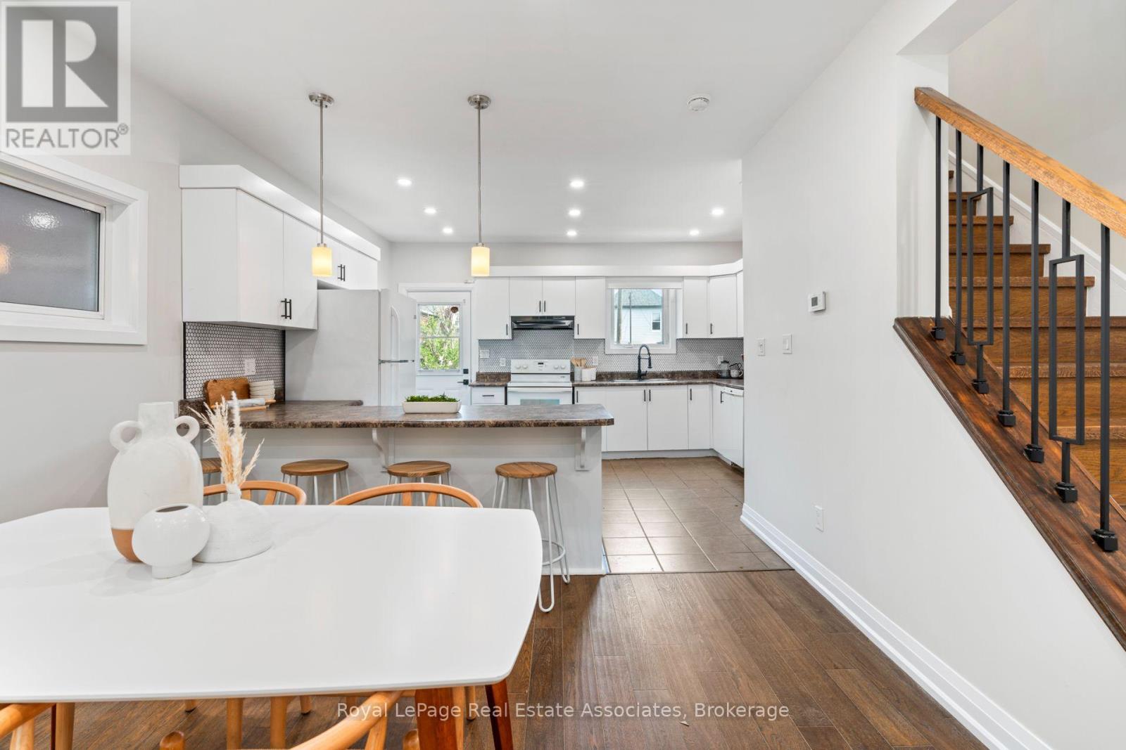 Upper - 23 Somerset Avenue Property Photo 6