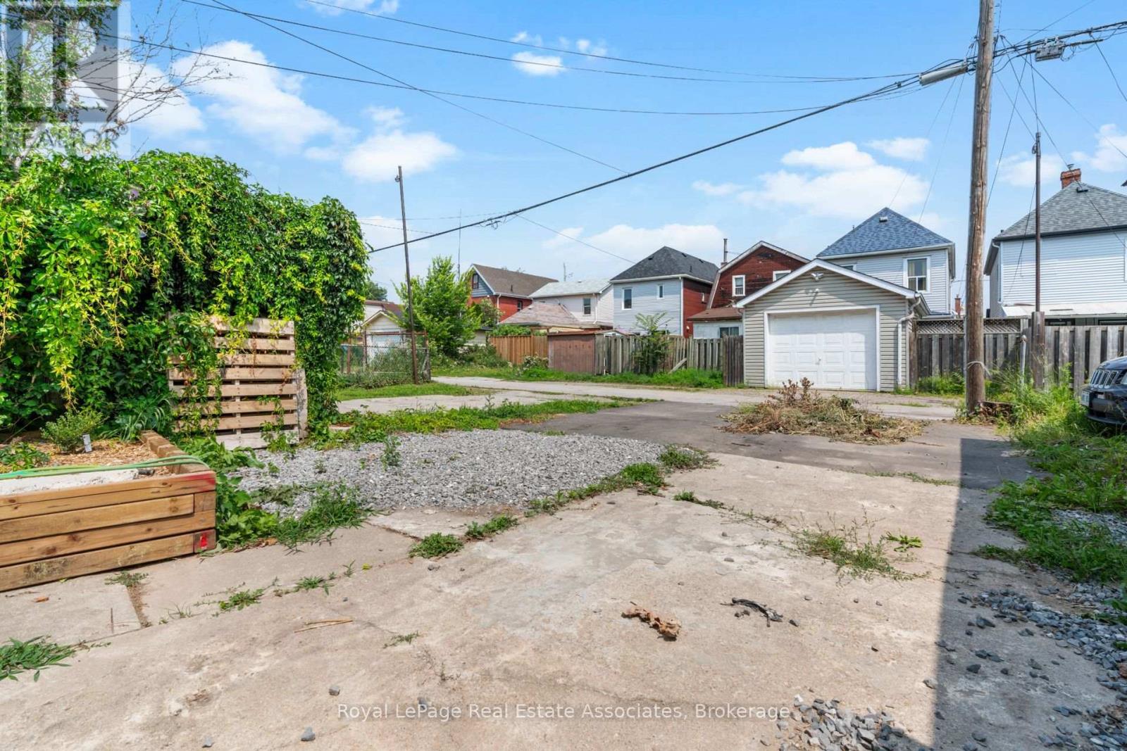 Upper - 23 Somerset Avenue Property Photo 25