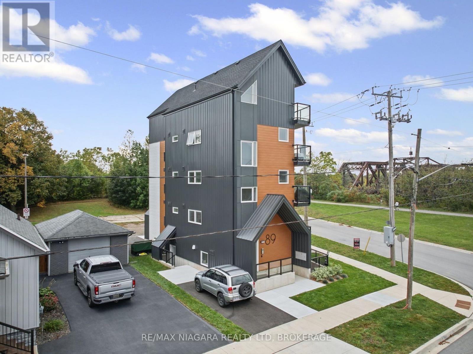 89 Sixth Street Property Photo 7