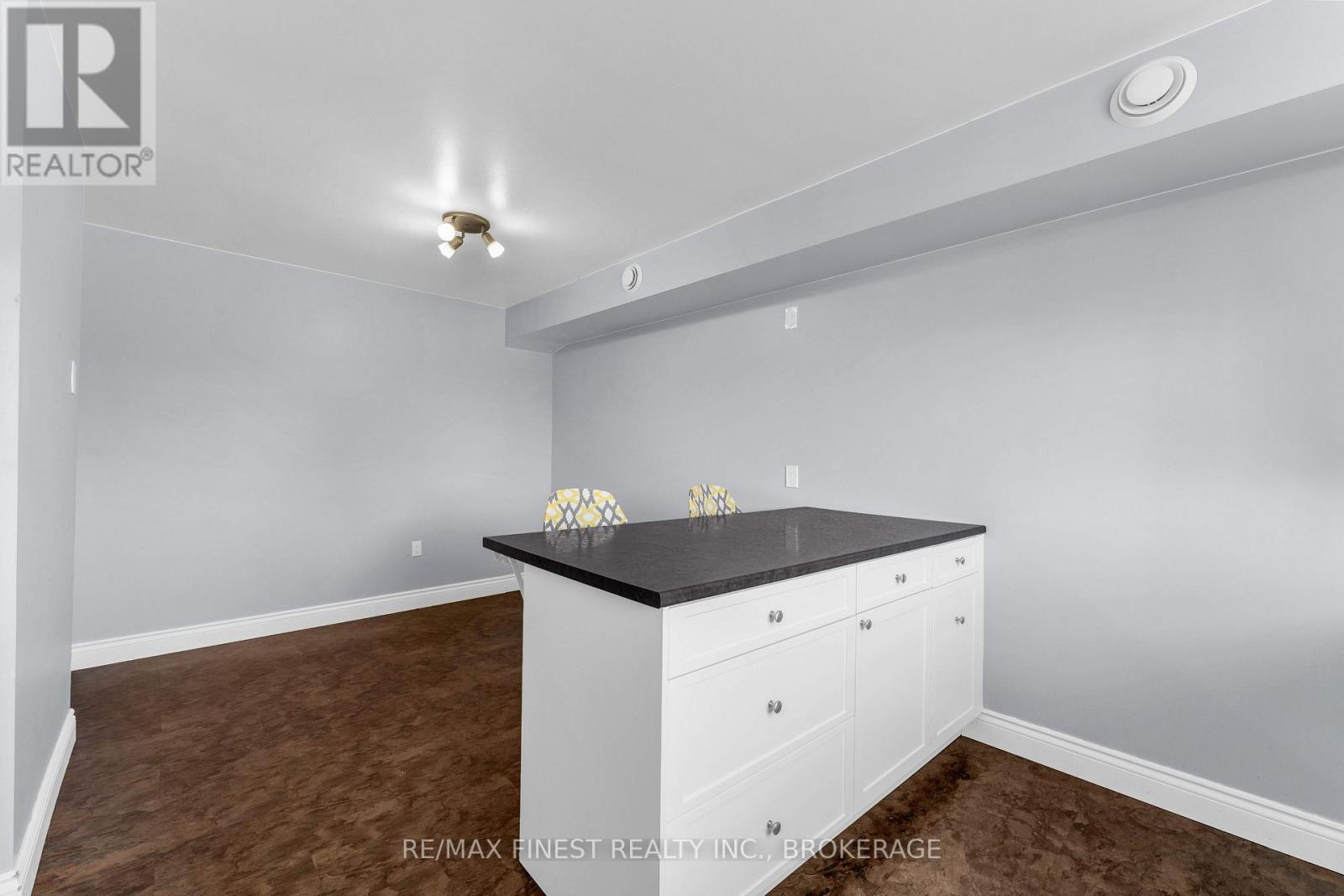 1600 Anne Street Property Photo 10