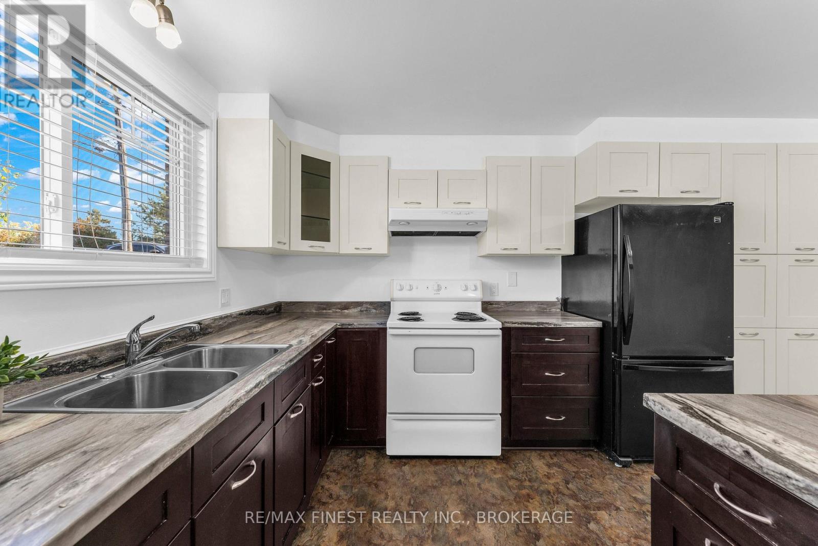 1600 Anne Street Property Photo 27