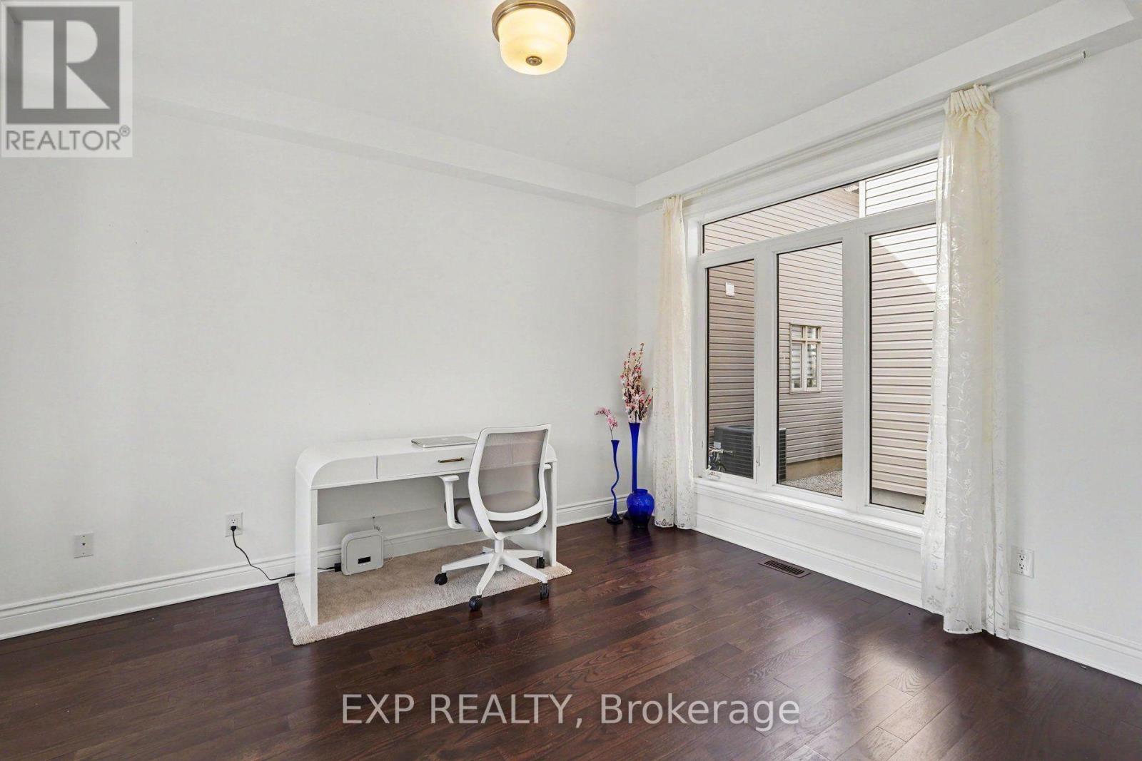 529 Peerless Street Property Photo 4