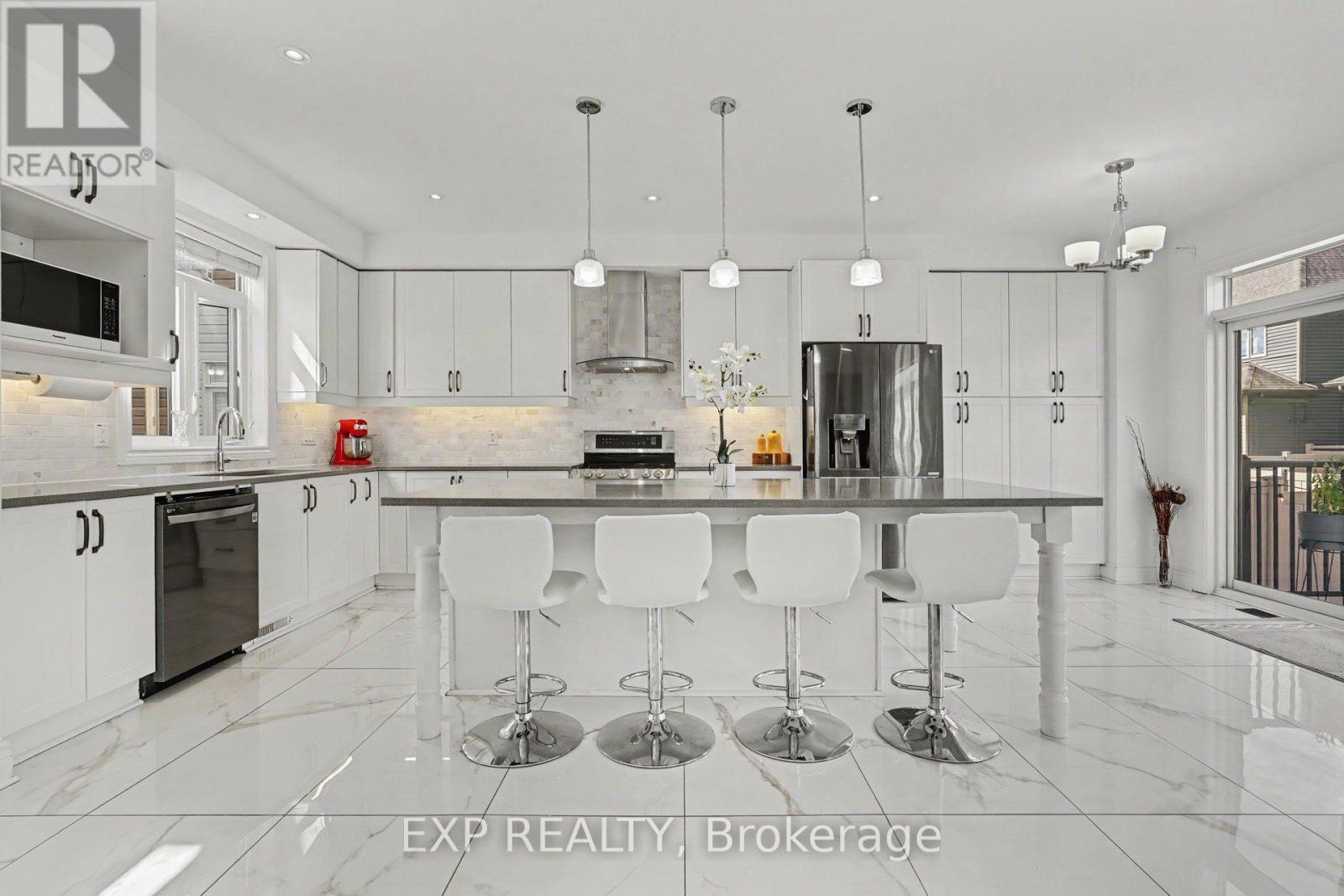 529 Peerless Street Property Photo 7