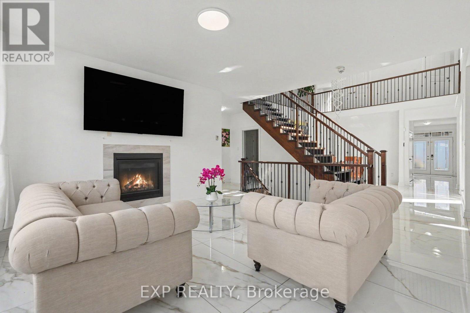 529 Peerless Street Property Photo 9