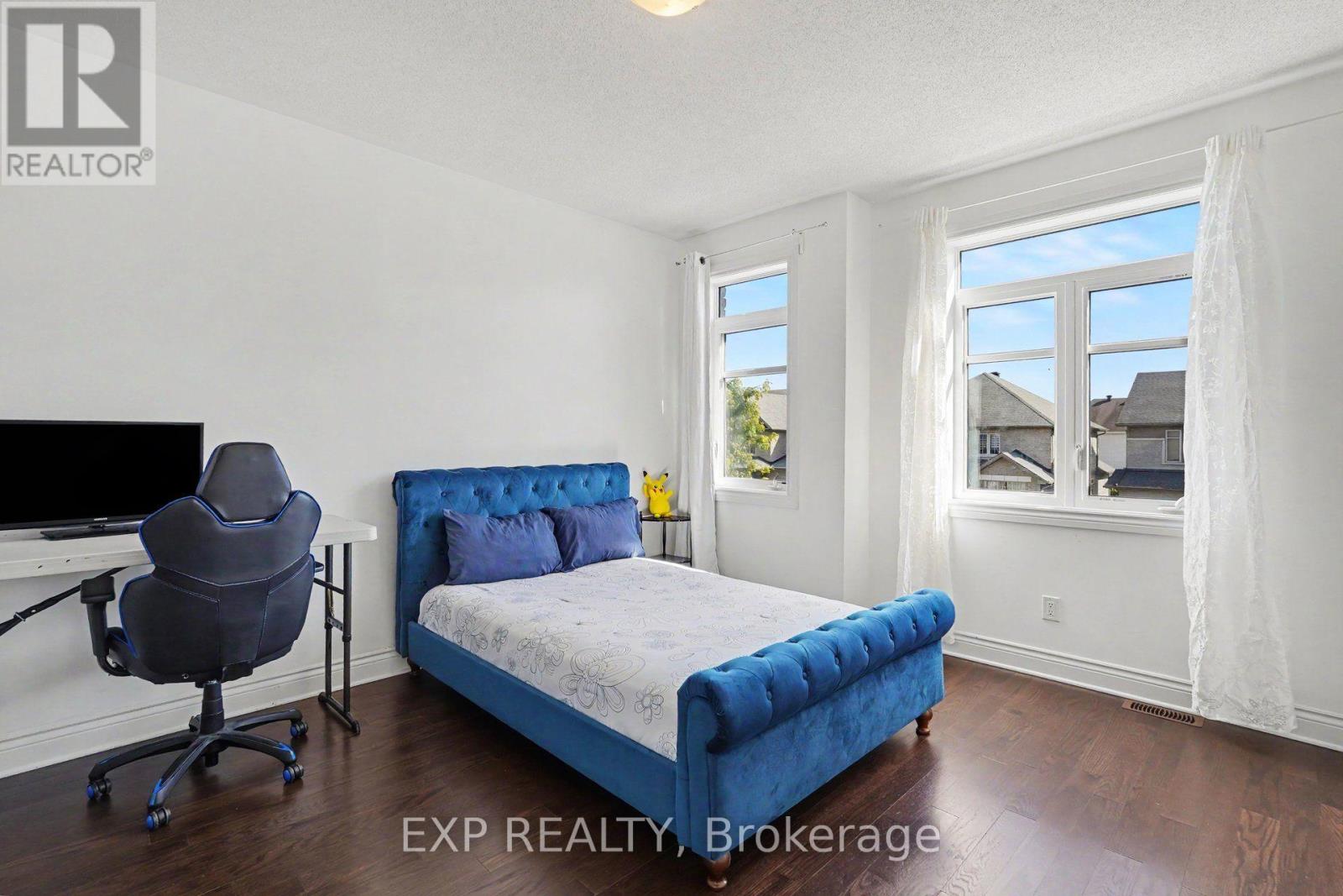 529 Peerless Street Property Photo 24