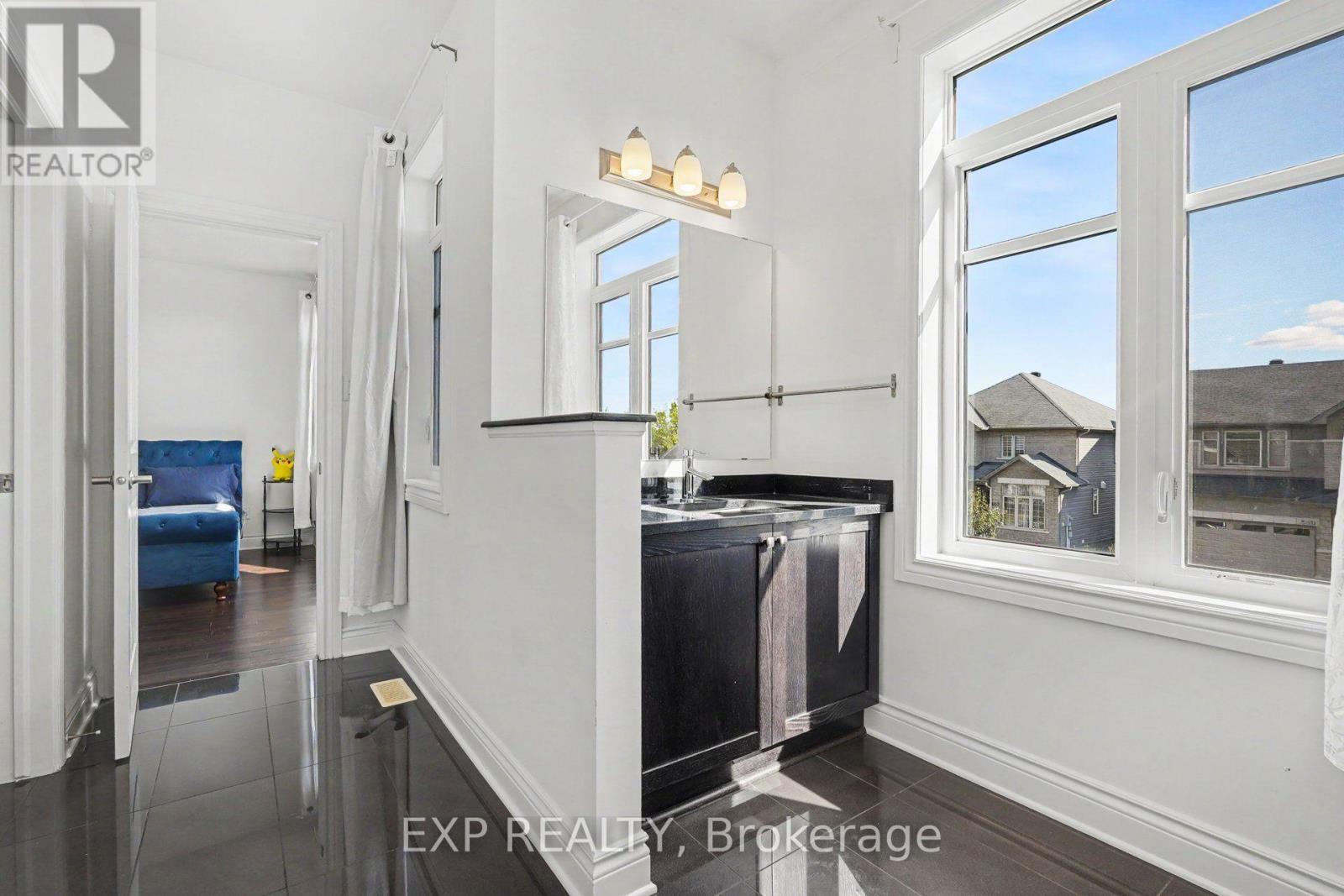 529 Peerless Street Property Photo 25