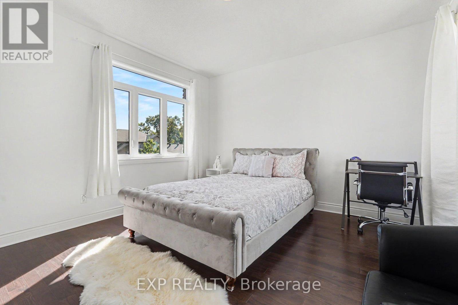 529 Peerless Street Property Photo 28