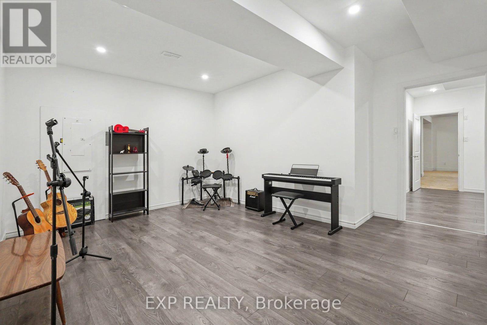 529 Peerless Street Property Photo 39