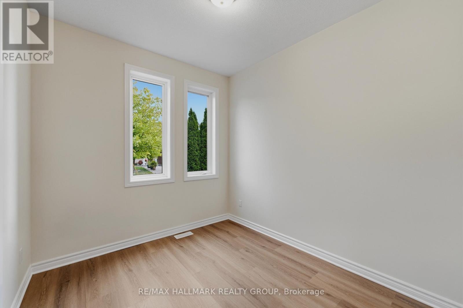 112 Akita Walk Property Photo 5
