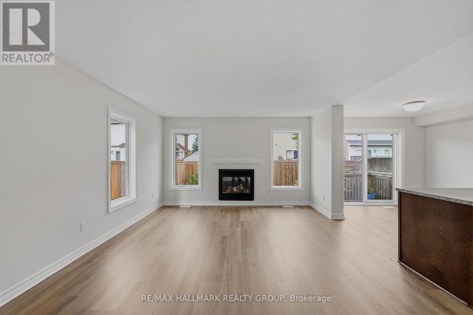 112 Akita Walk Property Photo 6