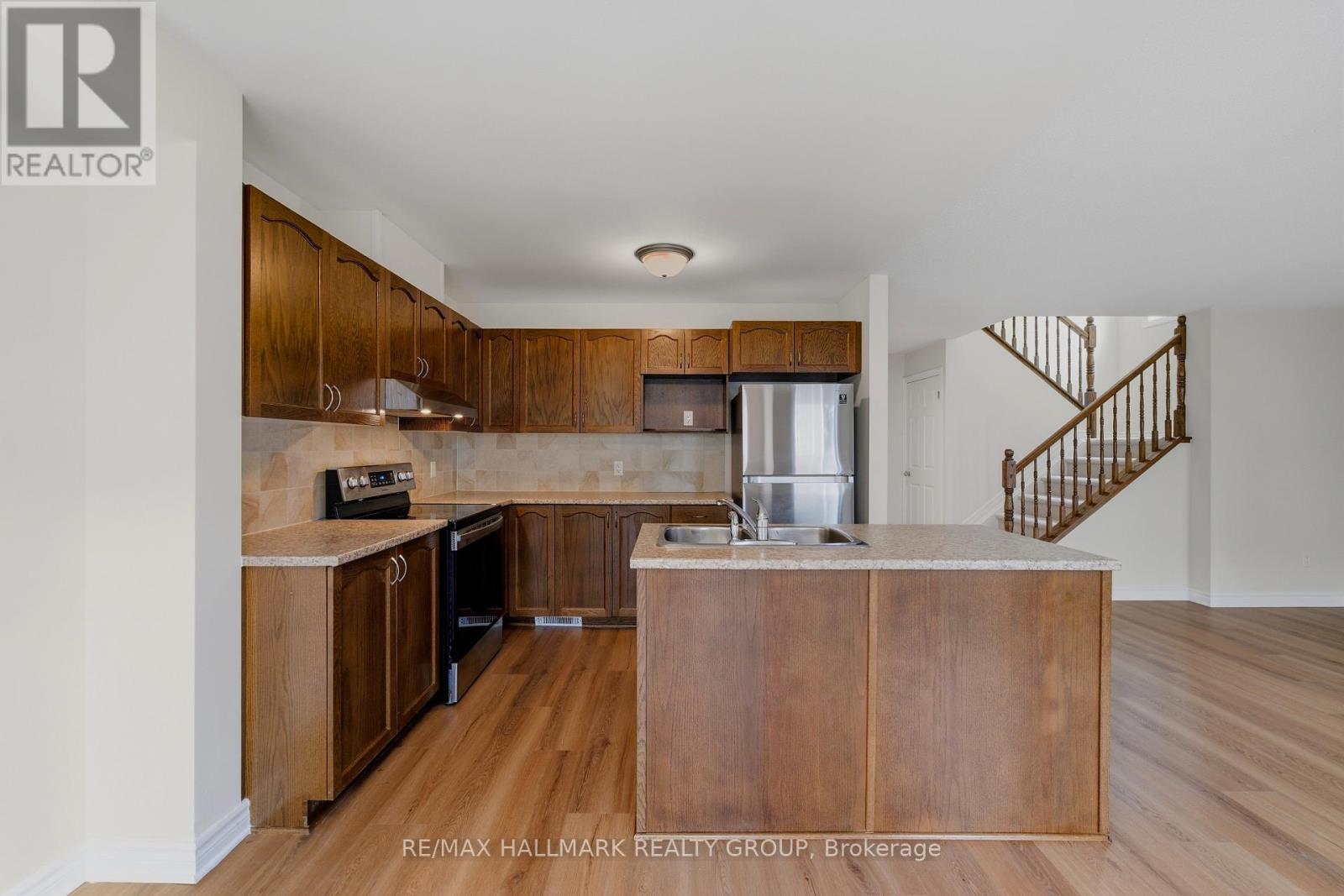 112 Akita Walk Property Photo 8