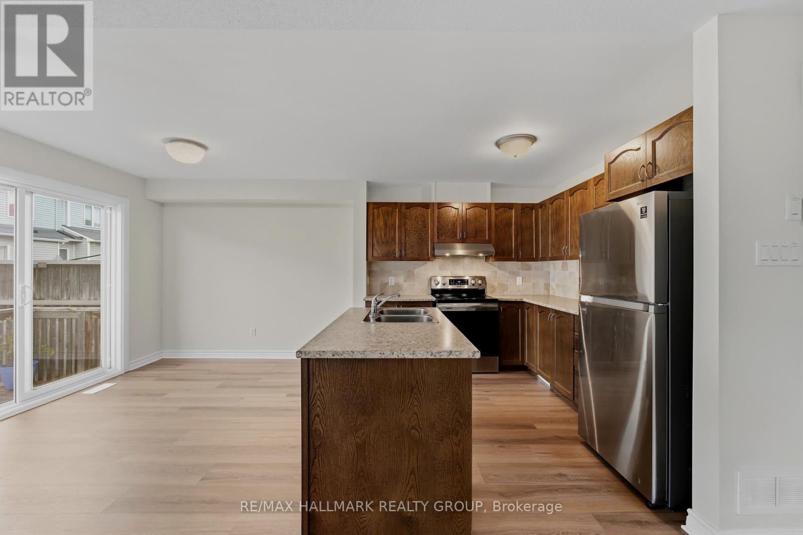 112 Akita Walk Property Photo 9