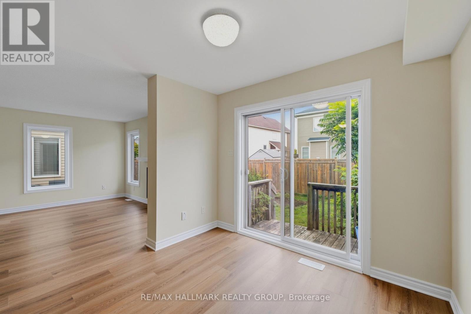 112 Akita Walk Property Photo 11