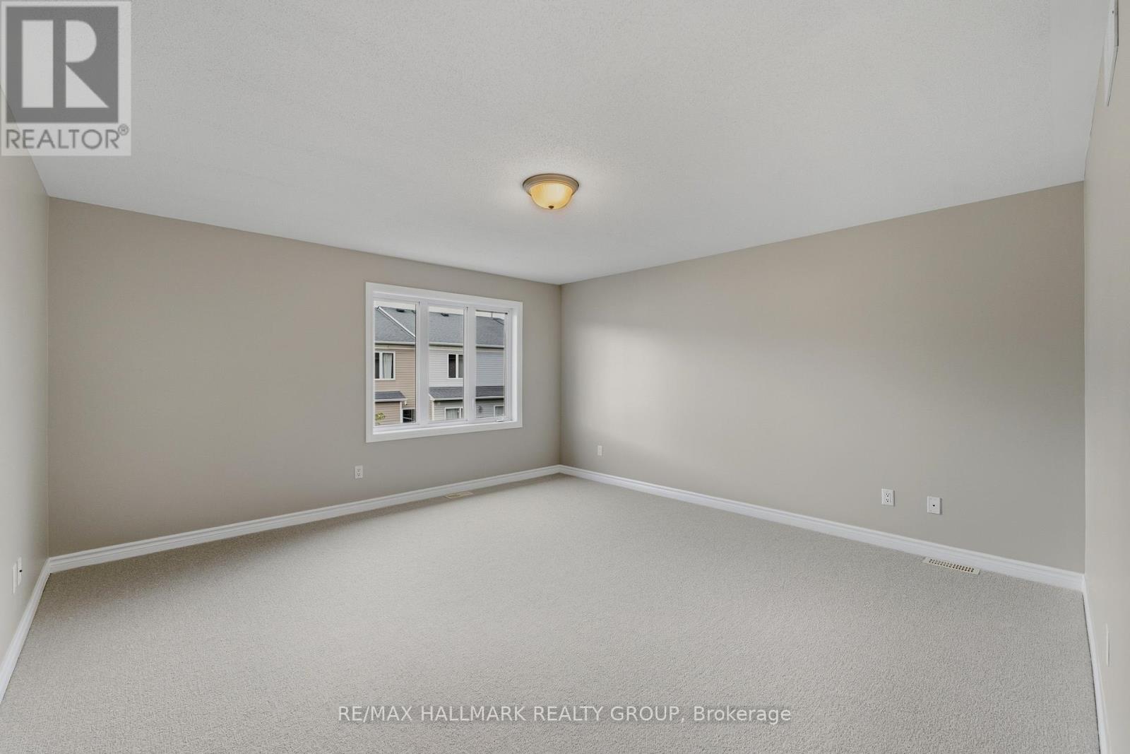 112 Akita Walk Property Photo 15