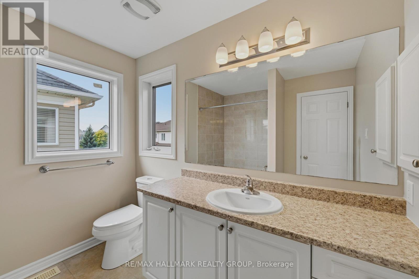 112 Akita Walk Property Photo 16