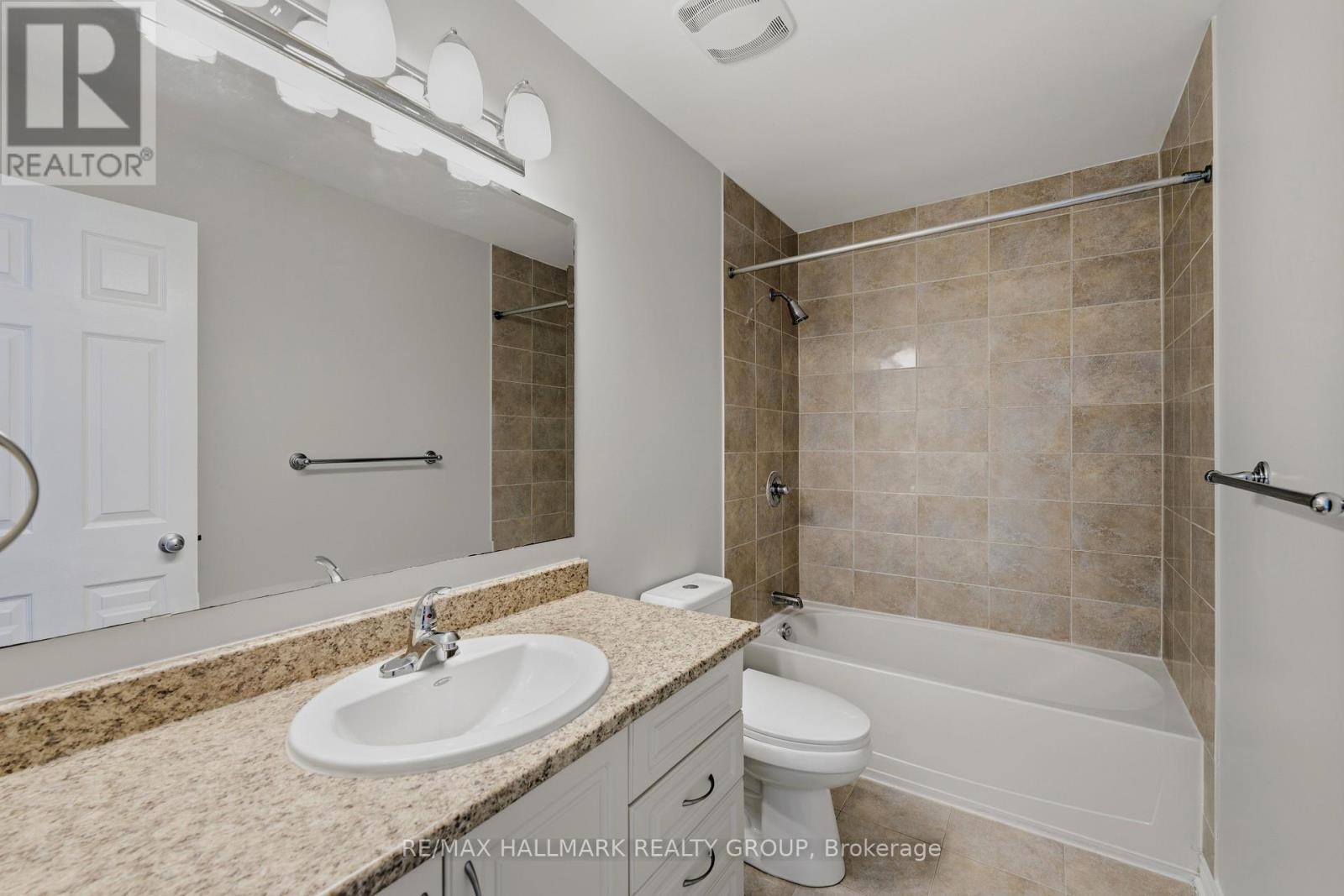 112 Akita Walk Property Photo 21