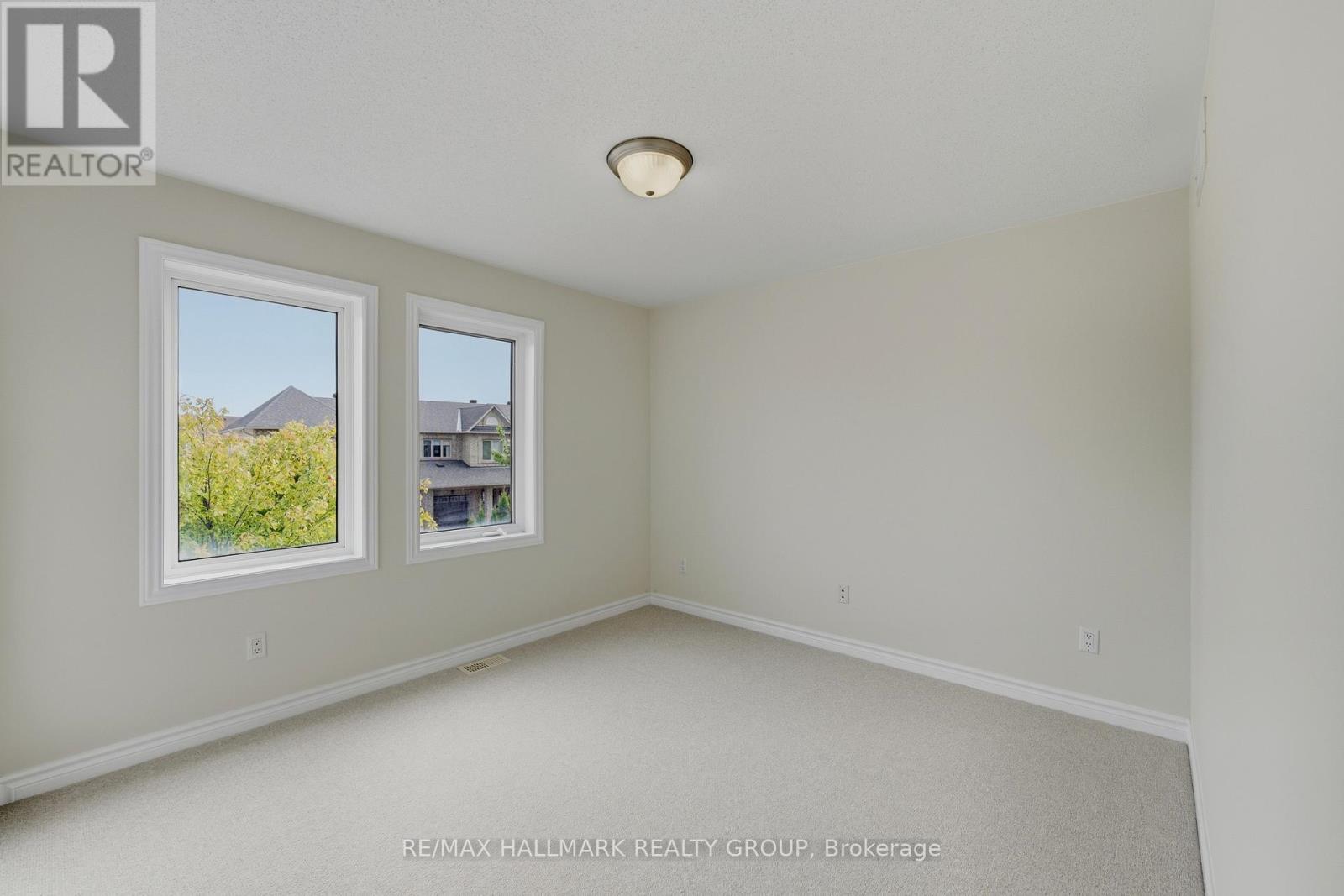 112 Akita Walk Property Photo 22