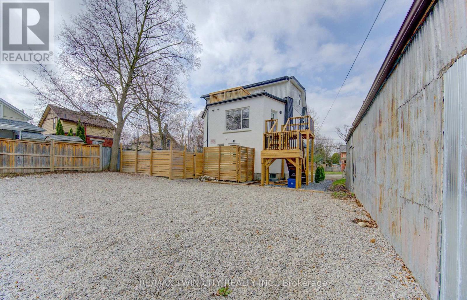 67 Louisa Street Property Photo 43