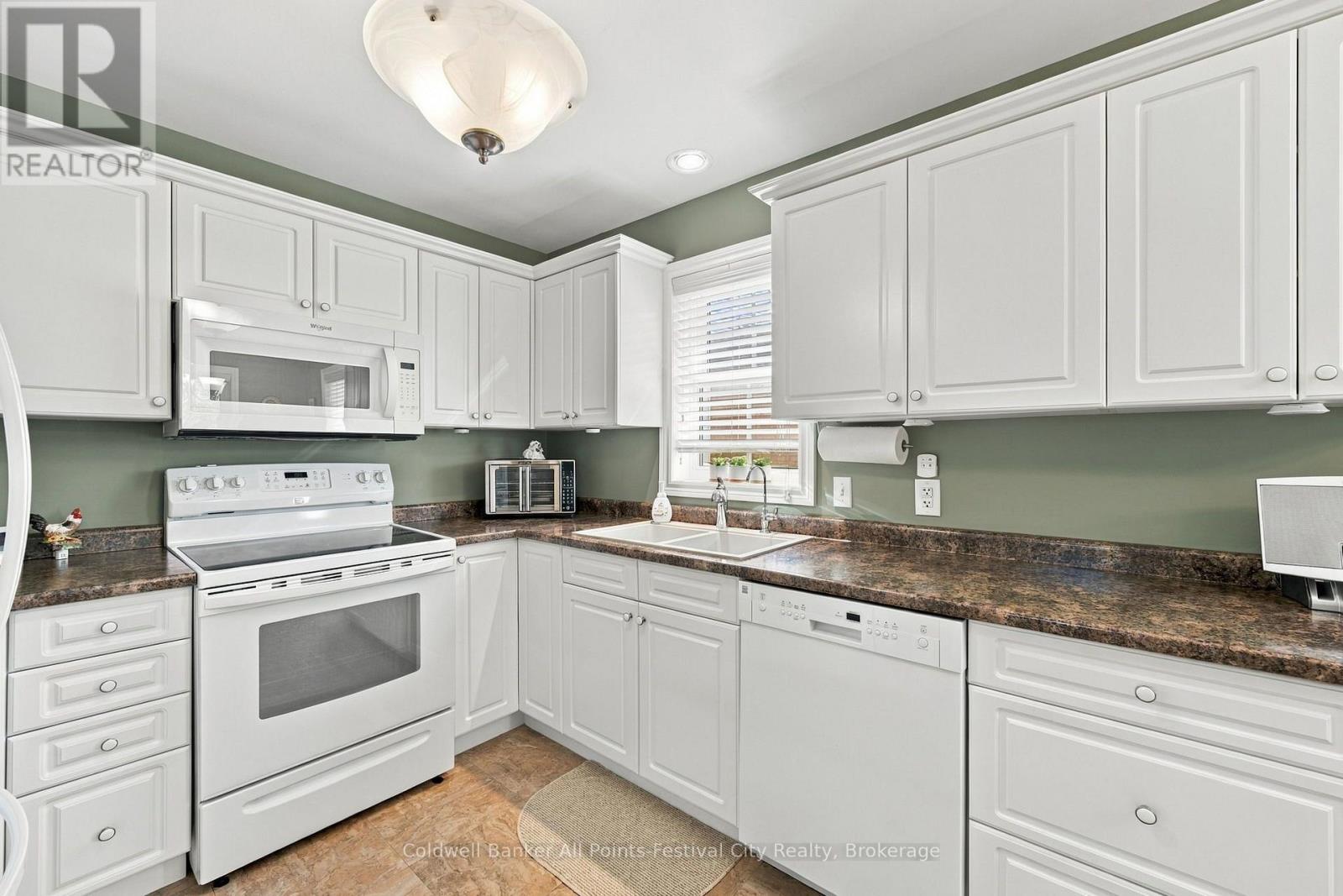 407 Warren Street Property Photo 15