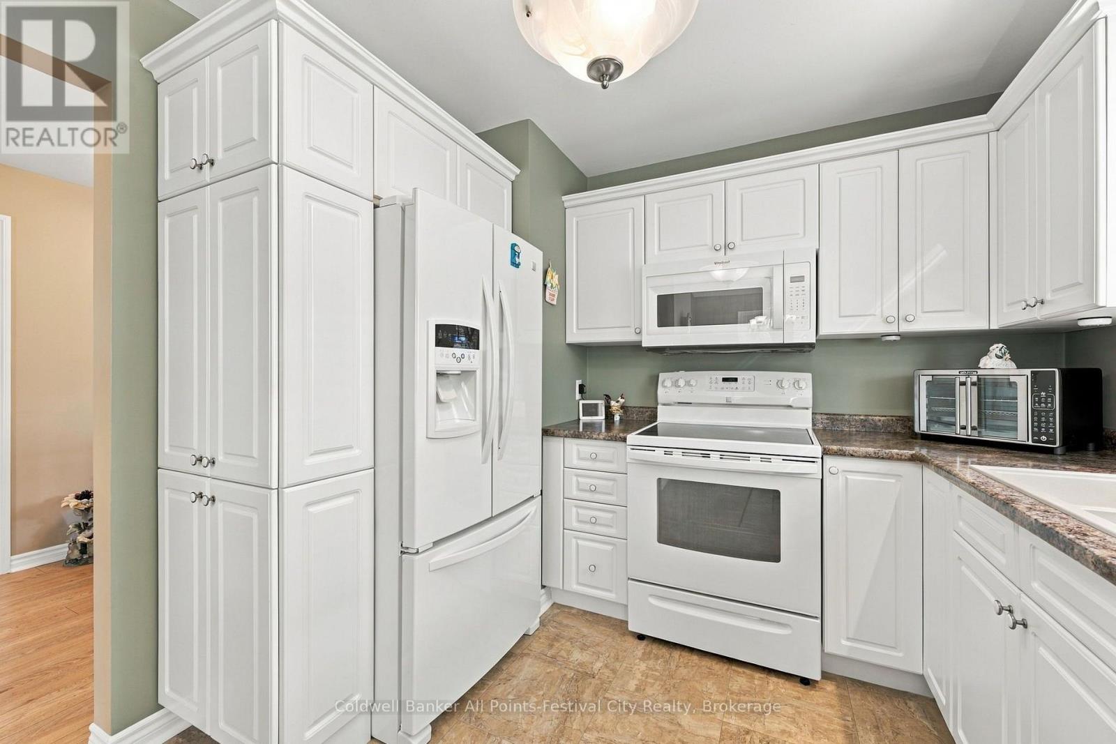 407 Warren Street Property Photo 16