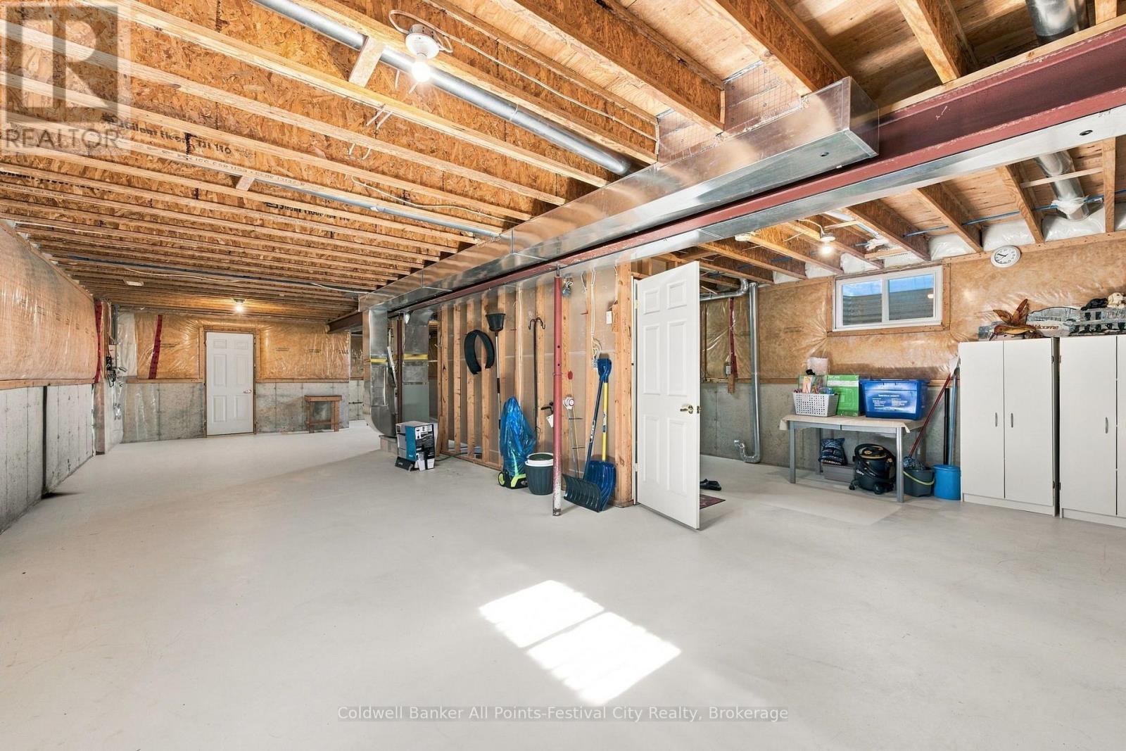 407 Warren Street Property Photo 28