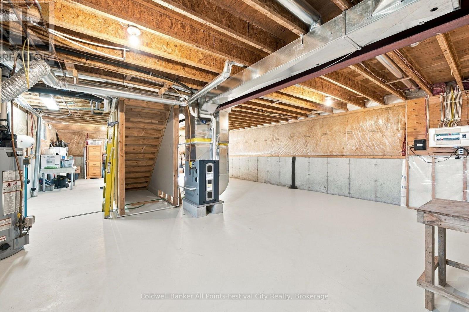 407 Warren Street Property Photo 31