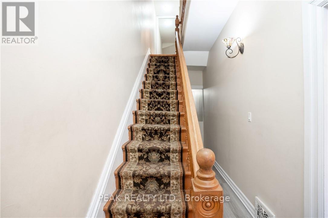 127 East Avenue S Property Photo 12