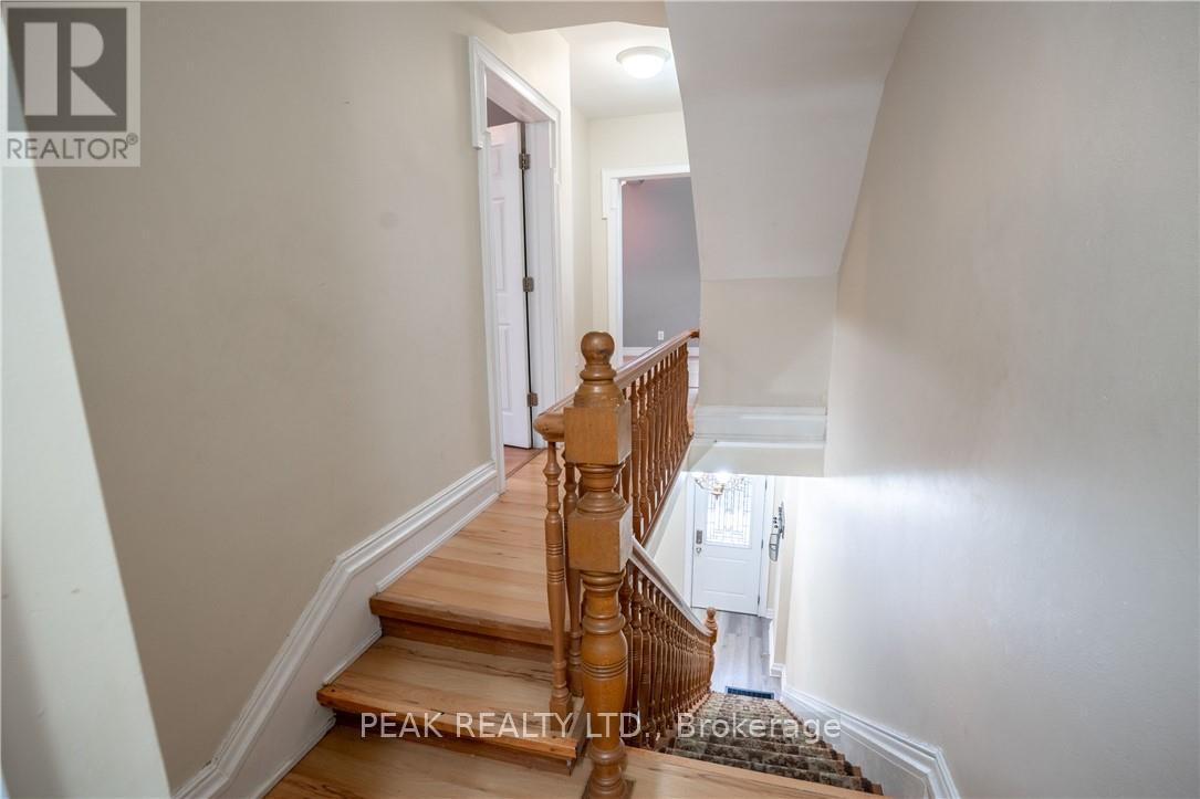 127 East Avenue S Property Photo 13