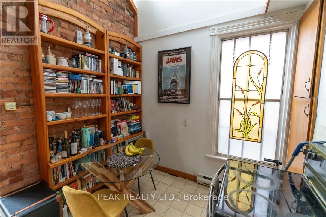 127 East Avenue S Property Photo 26