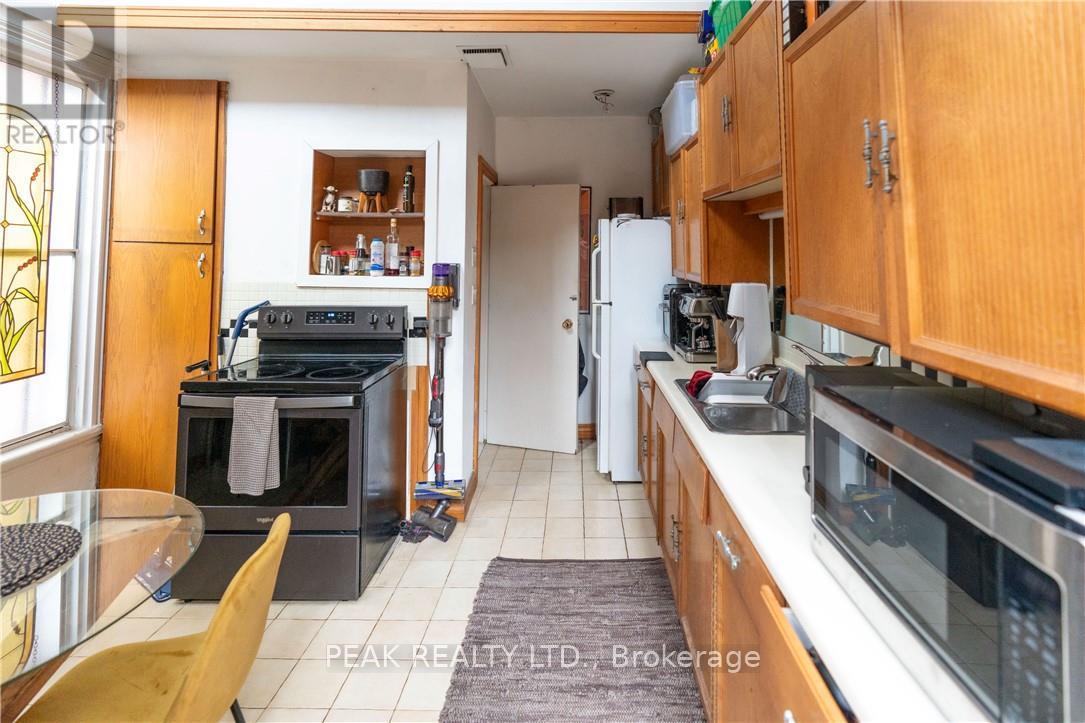 127 East Avenue S Property Photo 27