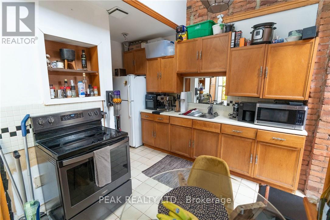 127 East Avenue S Property Photo 28