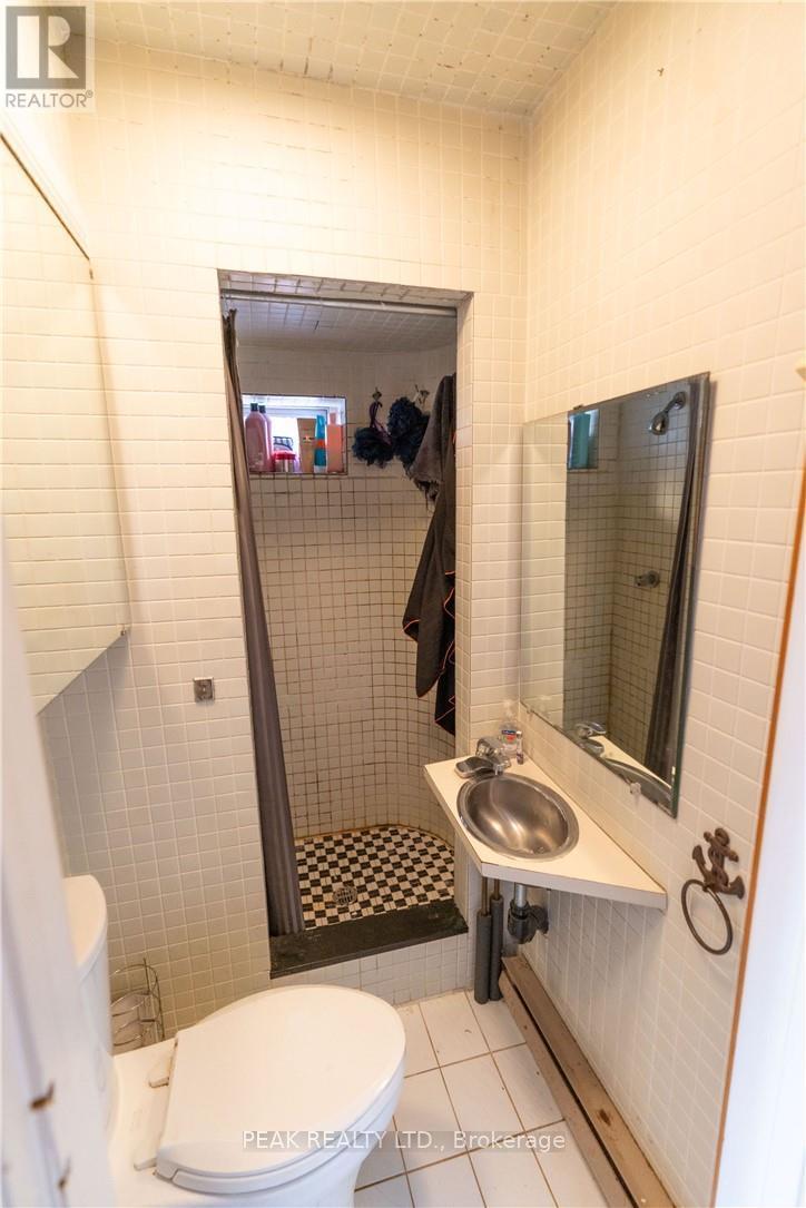 127 East Avenue S Property Photo 30
