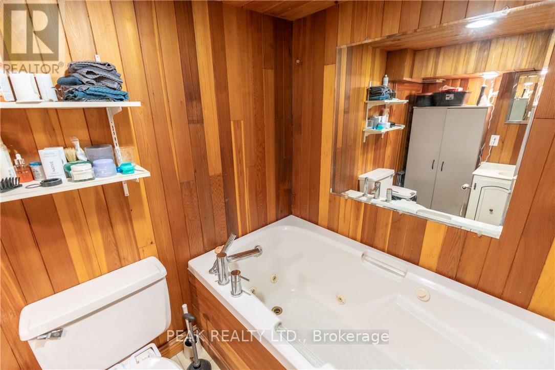 127 East Avenue S Property Photo 32