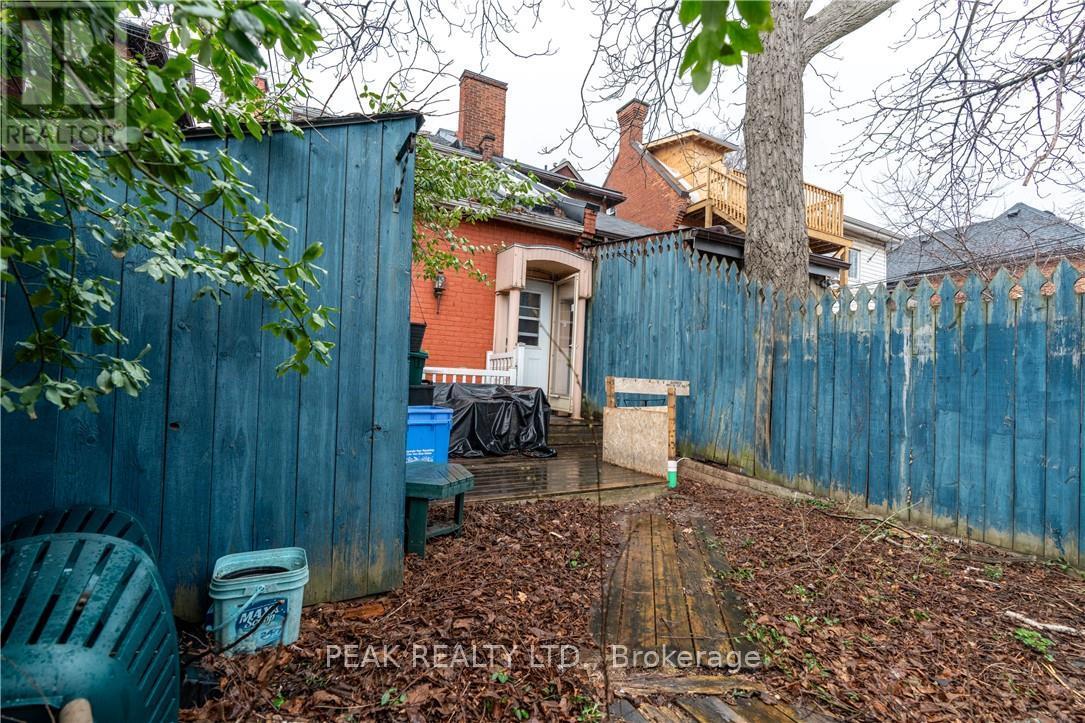 127 East Avenue S Property Photo 35