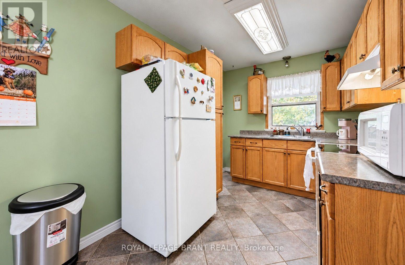 582 Grand Valley Drive Property Photo 4
