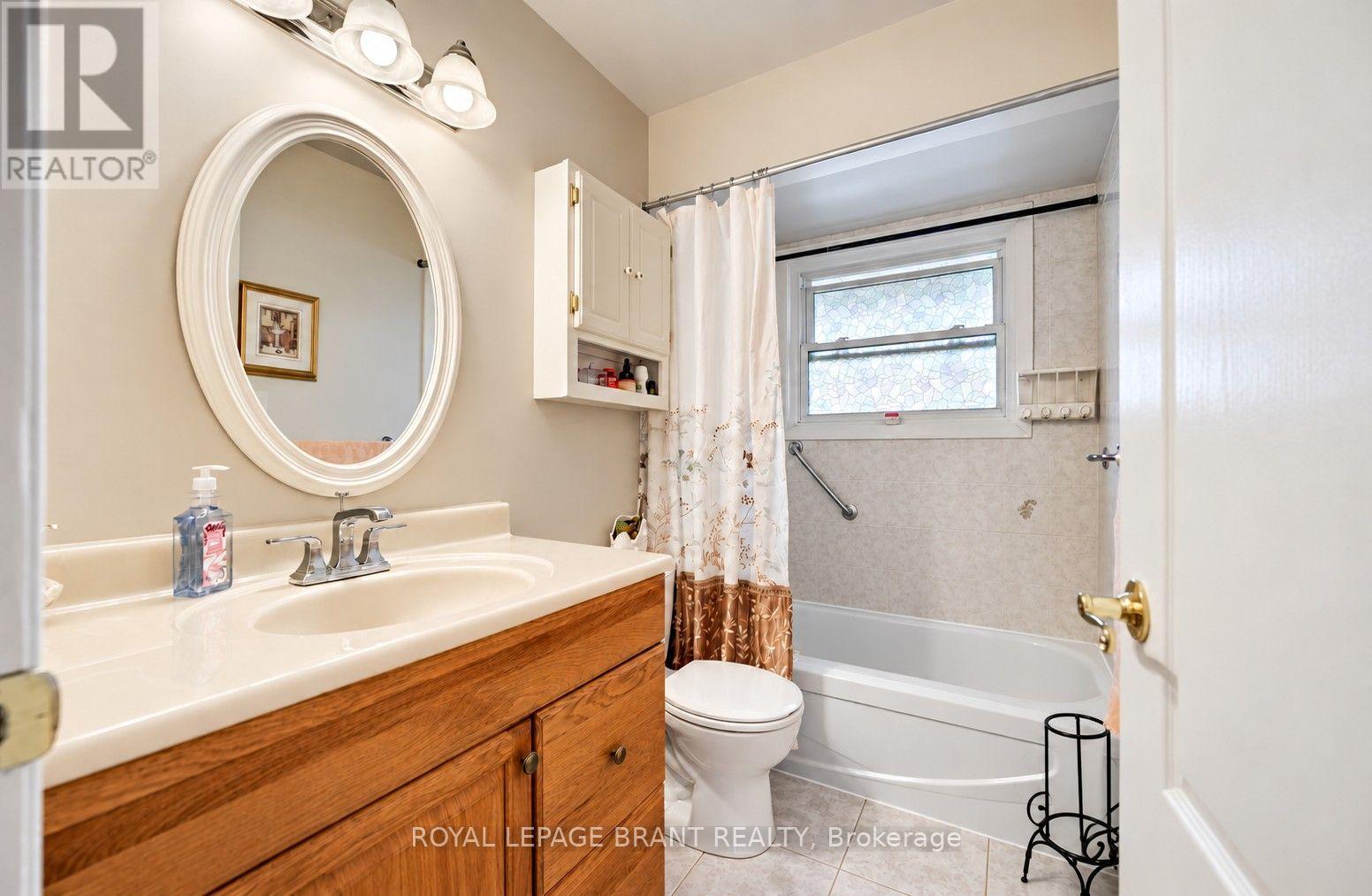 582 Grand Valley Drive Property Photo 8