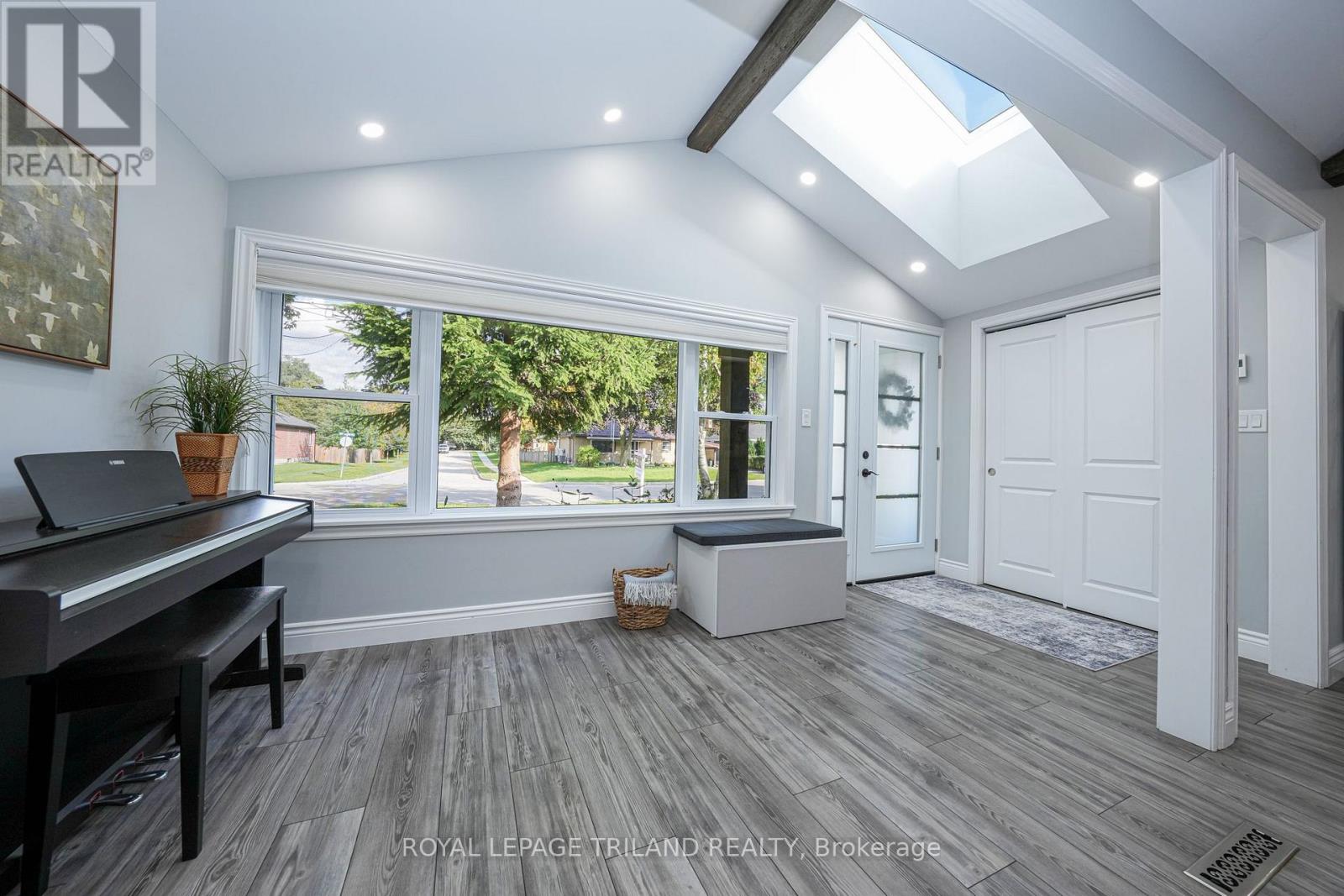 351 Reynolds Road Property Photo 6