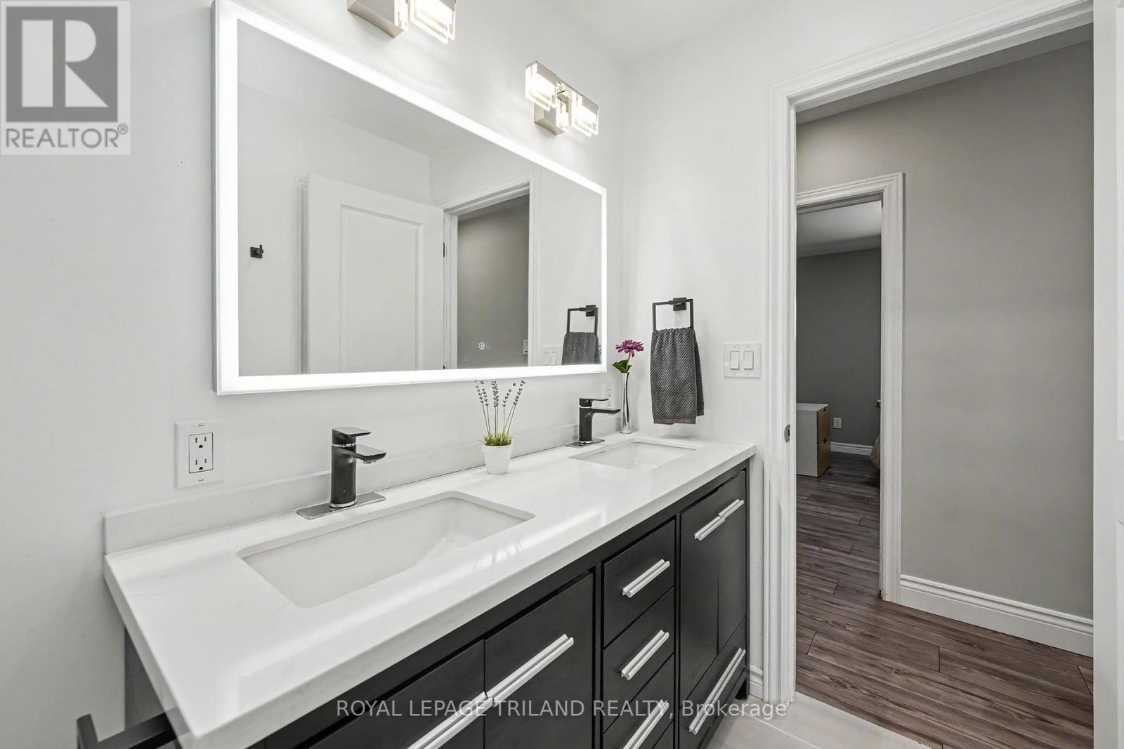 351 Reynolds Road Property Photo 22
