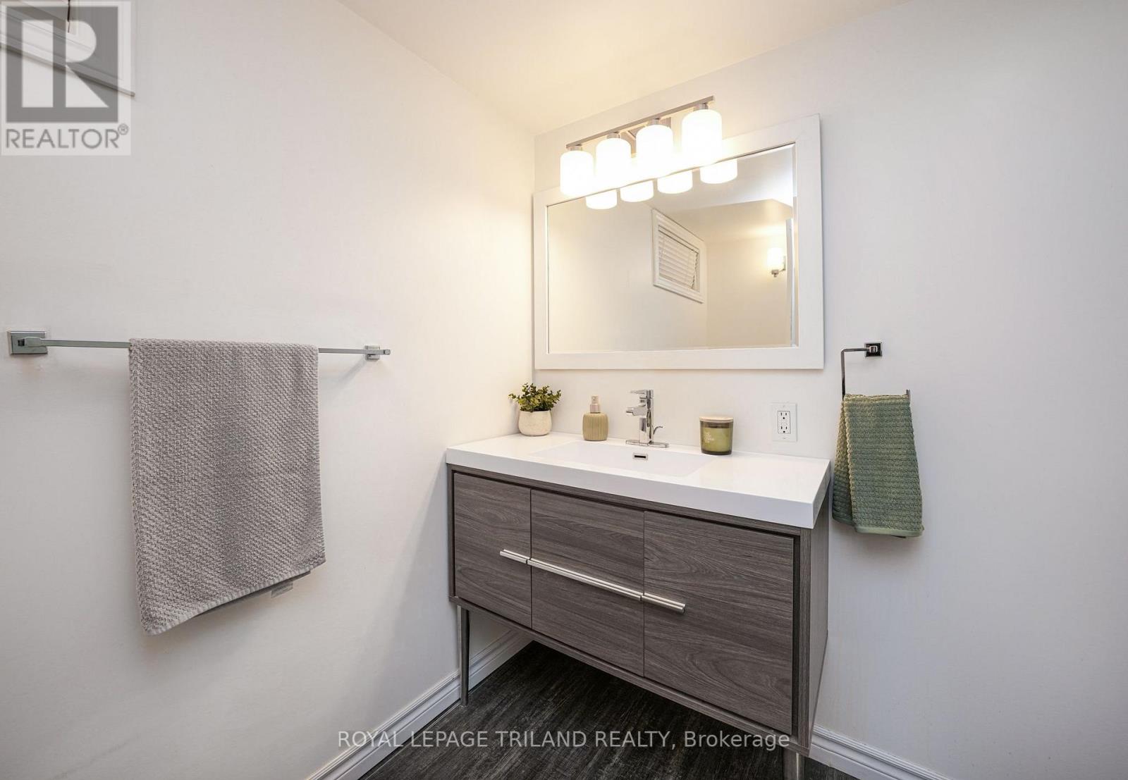351 Reynolds Road Property Photo 29