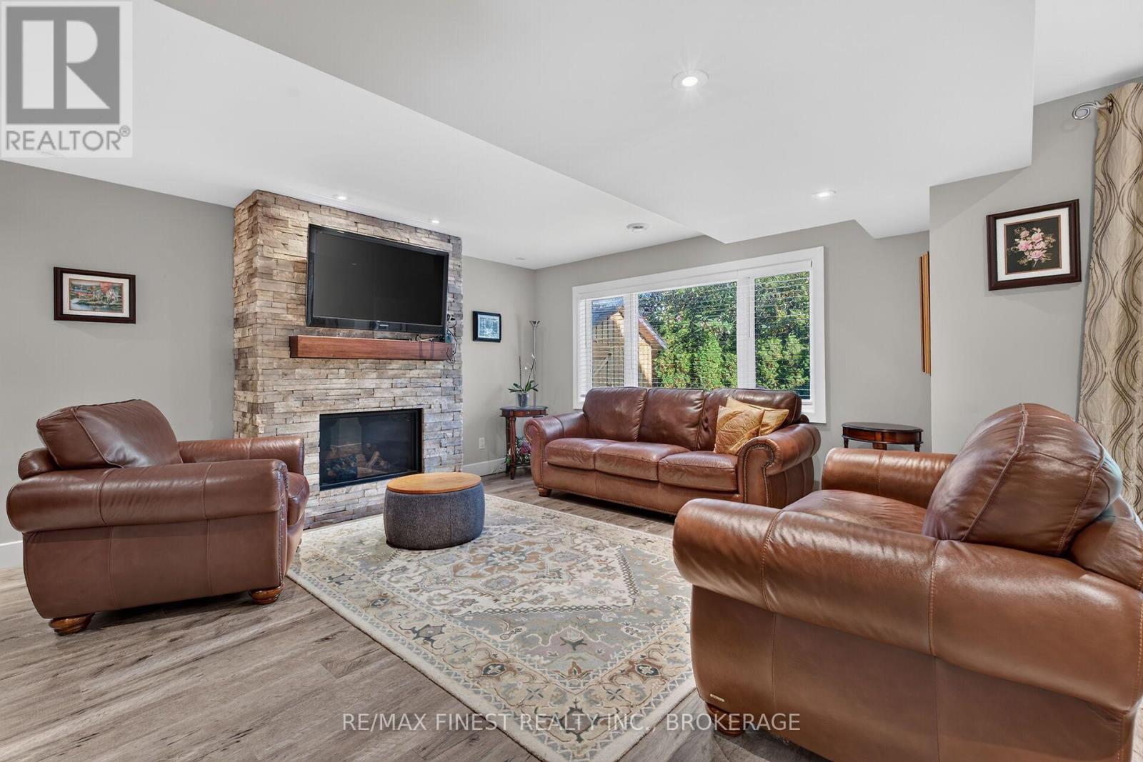 589 Fieldstone Drive Property Photo 29