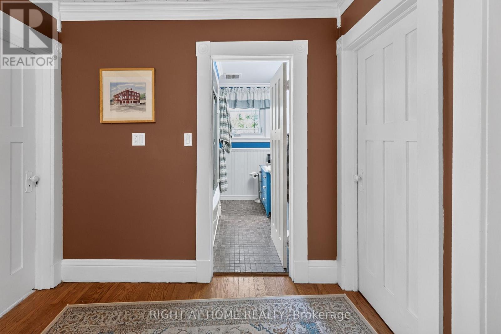327 Wellington Street Property Photo 19
