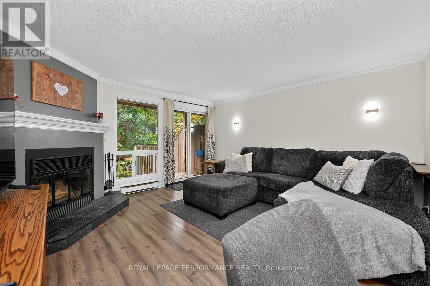 A - 6812 Jeanne D'arc Boulevard N Property Photo 5