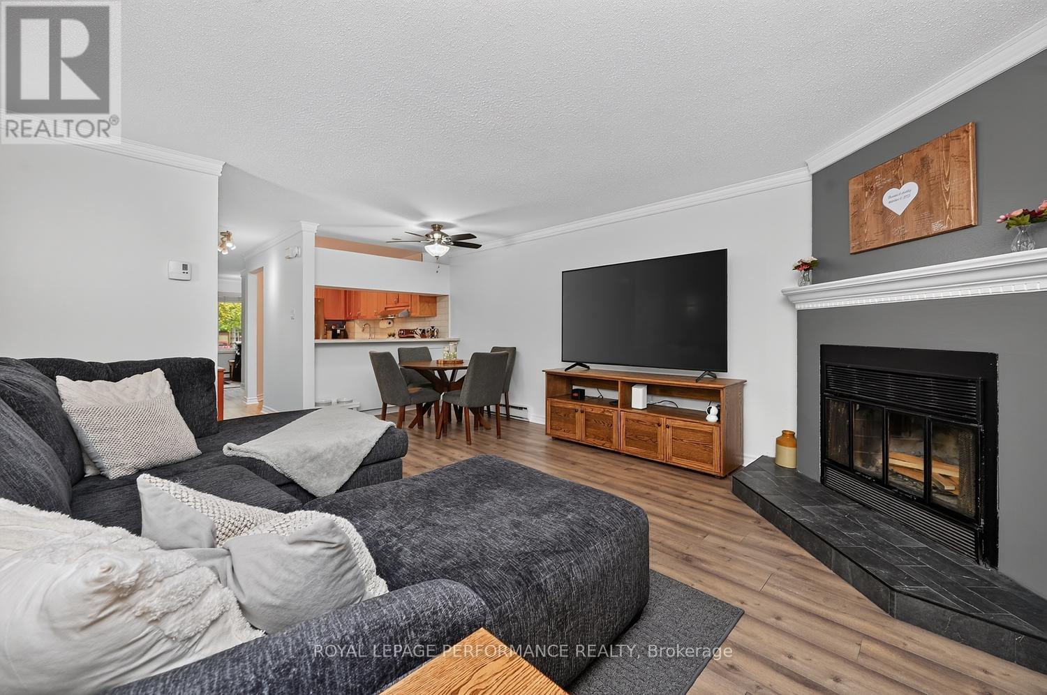A - 6812 Jeanne D'arc Boulevard N Property Photo 8
