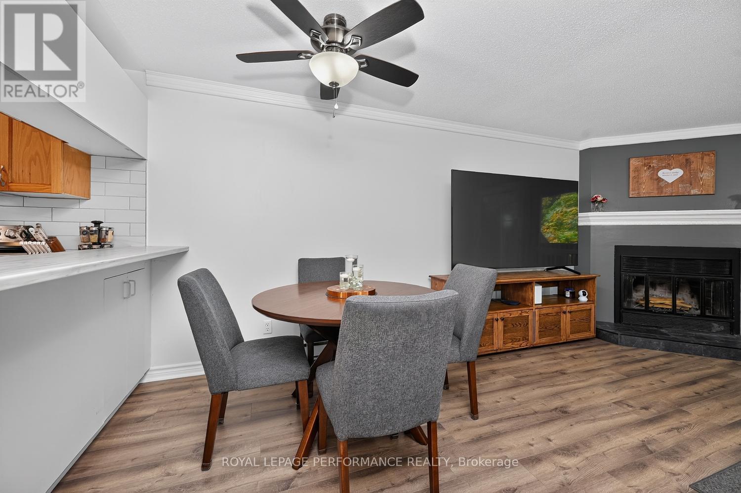 A - 6812 Jeanne D'arc Boulevard N Property Photo 10