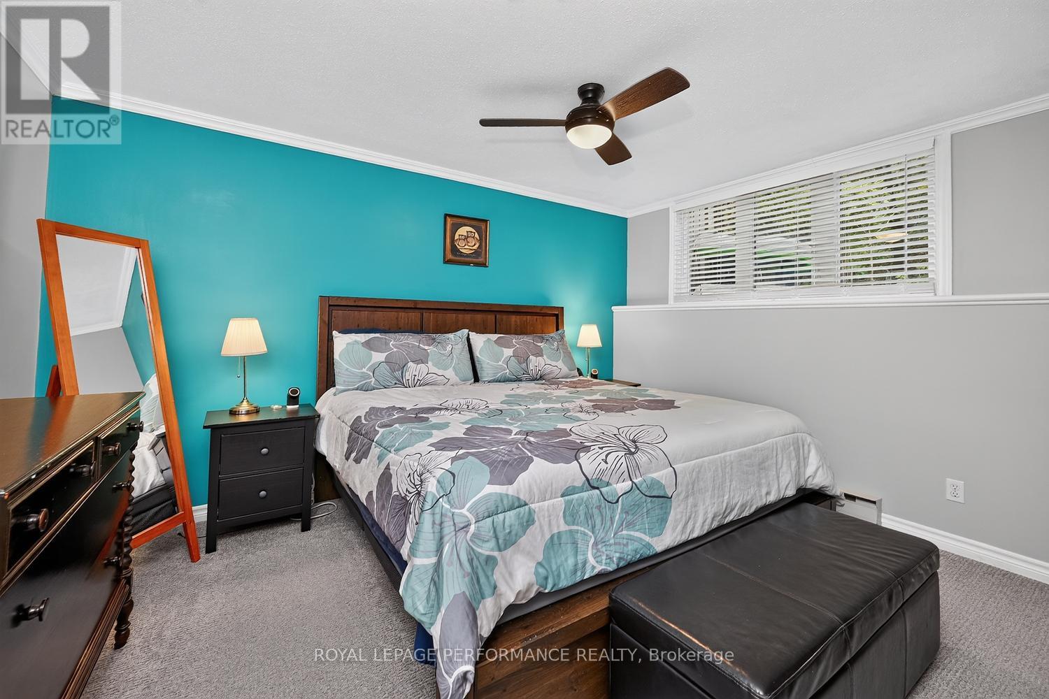 A - 6812 Jeanne D'arc Boulevard N Property Photo 17