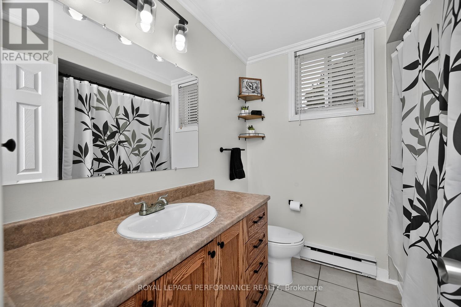 A - 6812 Jeanne D'arc Boulevard N Property Photo 20