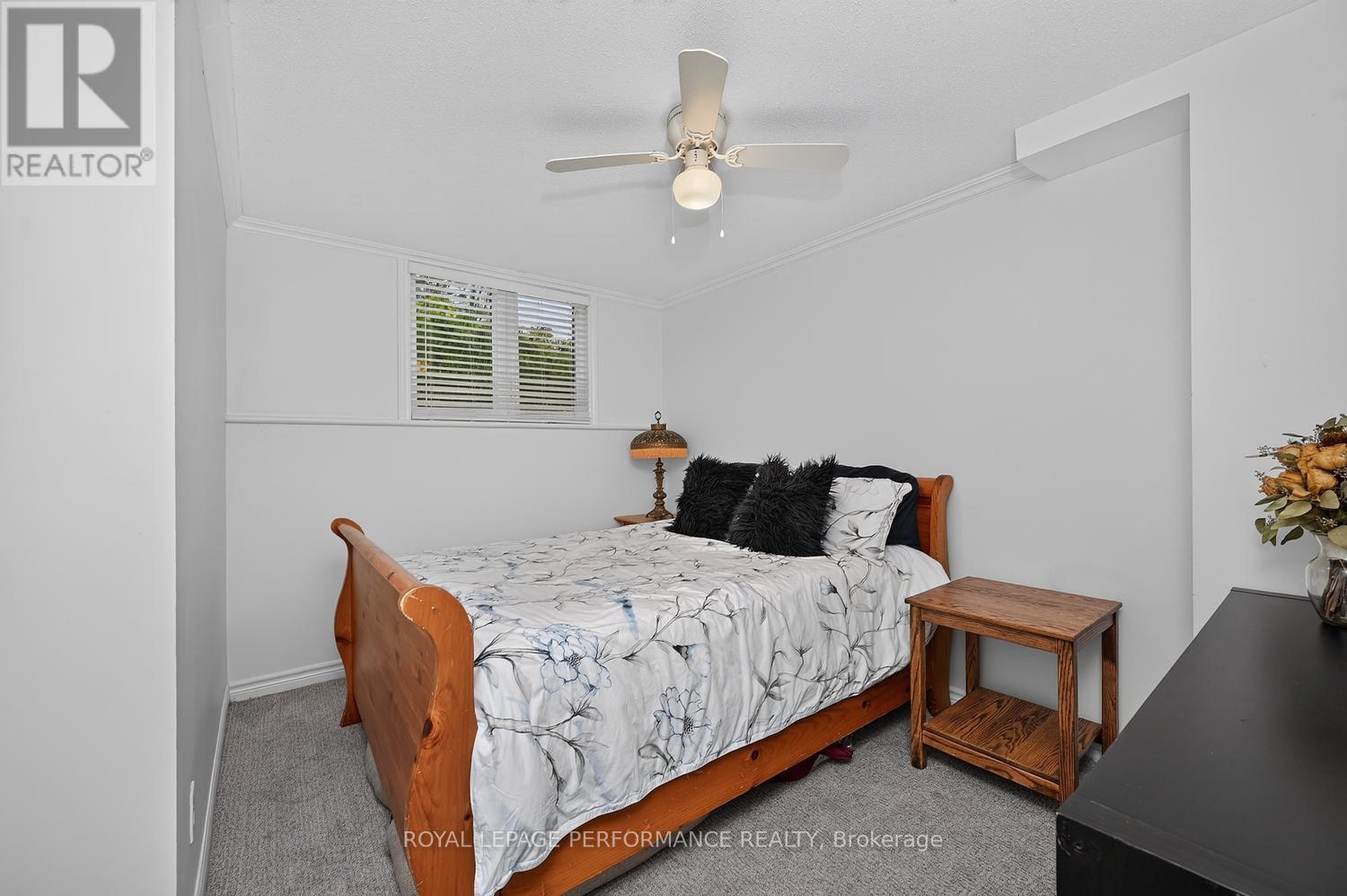 A - 6812 Jeanne D'arc Boulevard N Property Photo 21